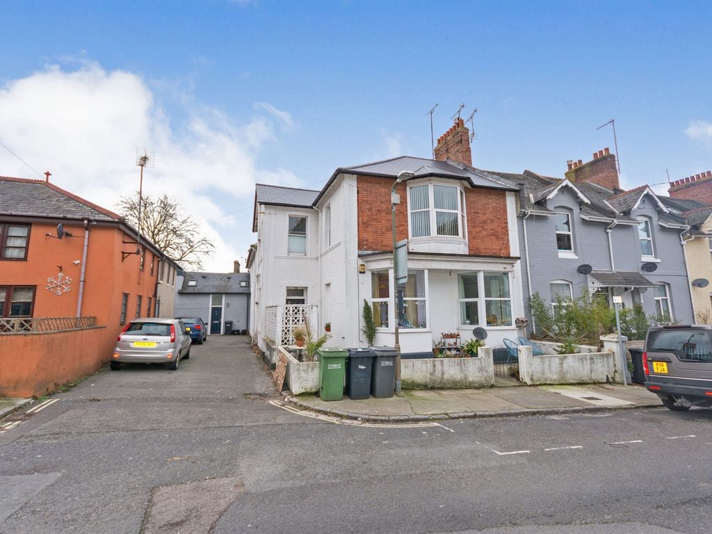 2 bed flat for sale in St. James Road, Torquay TQ1, £135,000 Zoopla