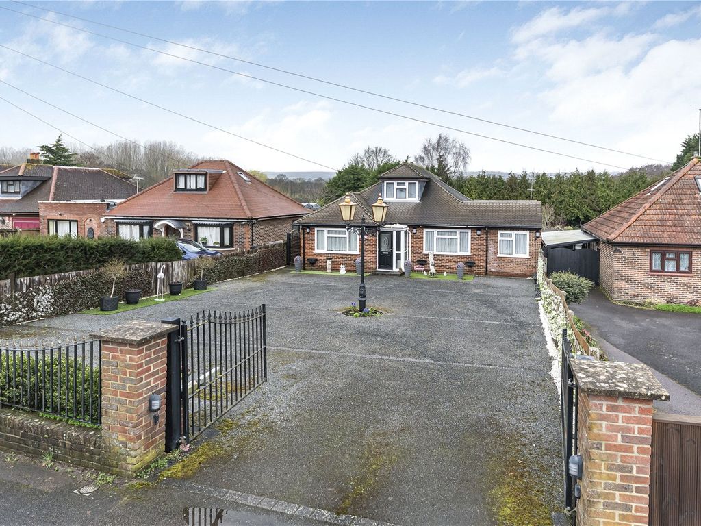 3 bed bungalow for sale in Main Road, Sundridge, Sevenoaks, Kent TN14