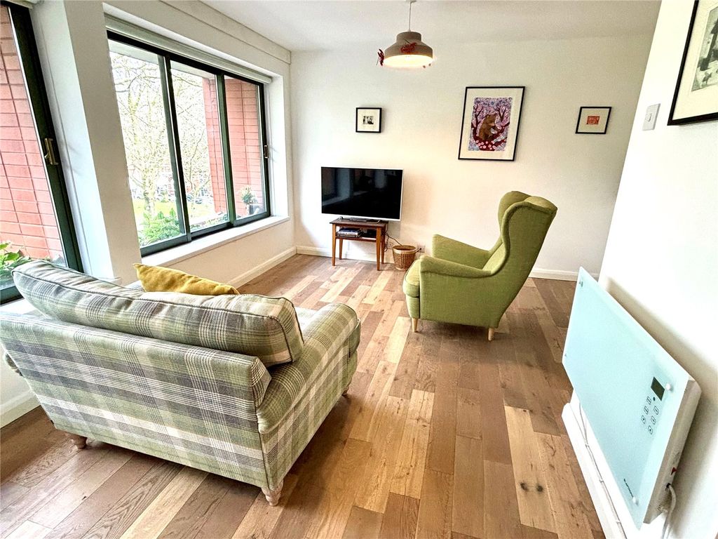 1 bed flat for sale in St Pauls Square, Birmingham B3, £150,000 Zoopla