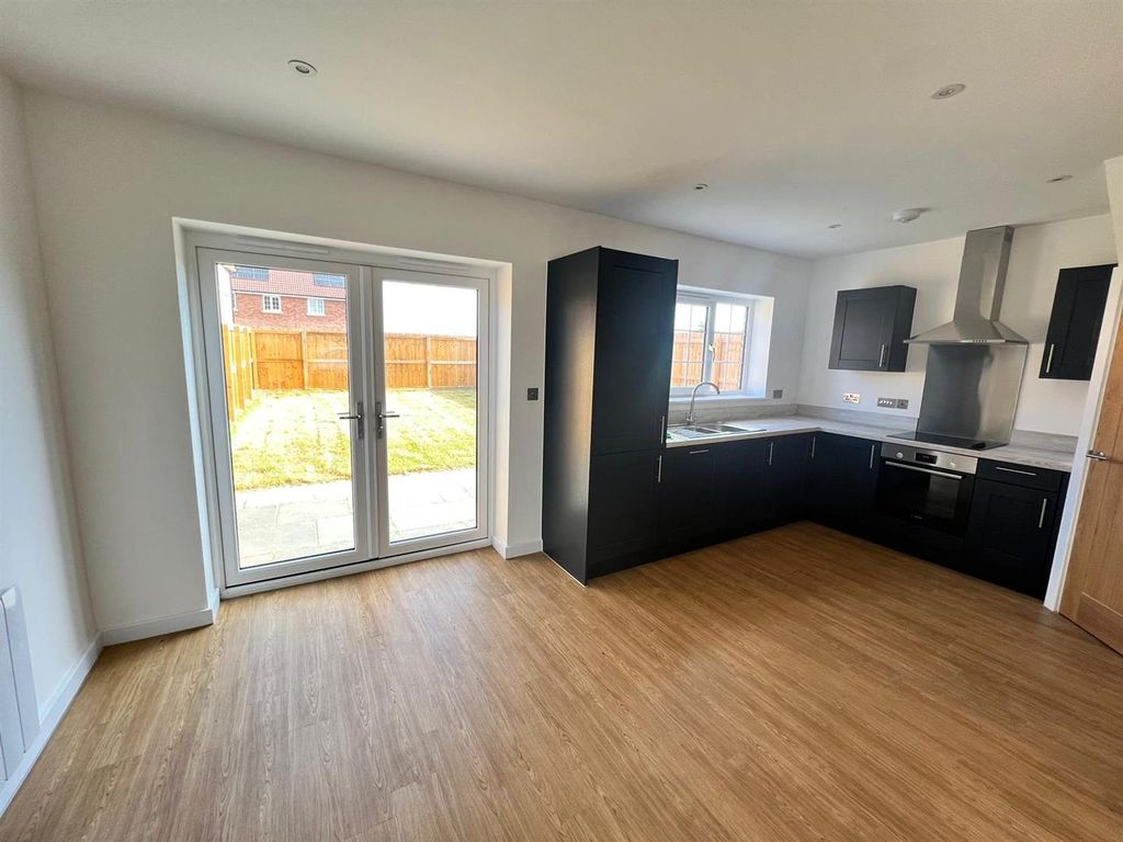 3 bed property to rent in Beckett Road, Wisbech St. Mary, Wisbech PE13