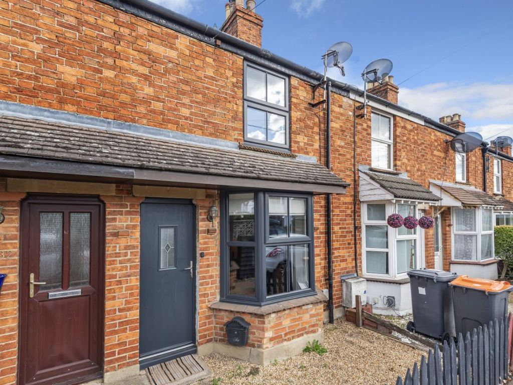 2 bed terraced house to rent in Silverdale Street, Kempston, Bedford