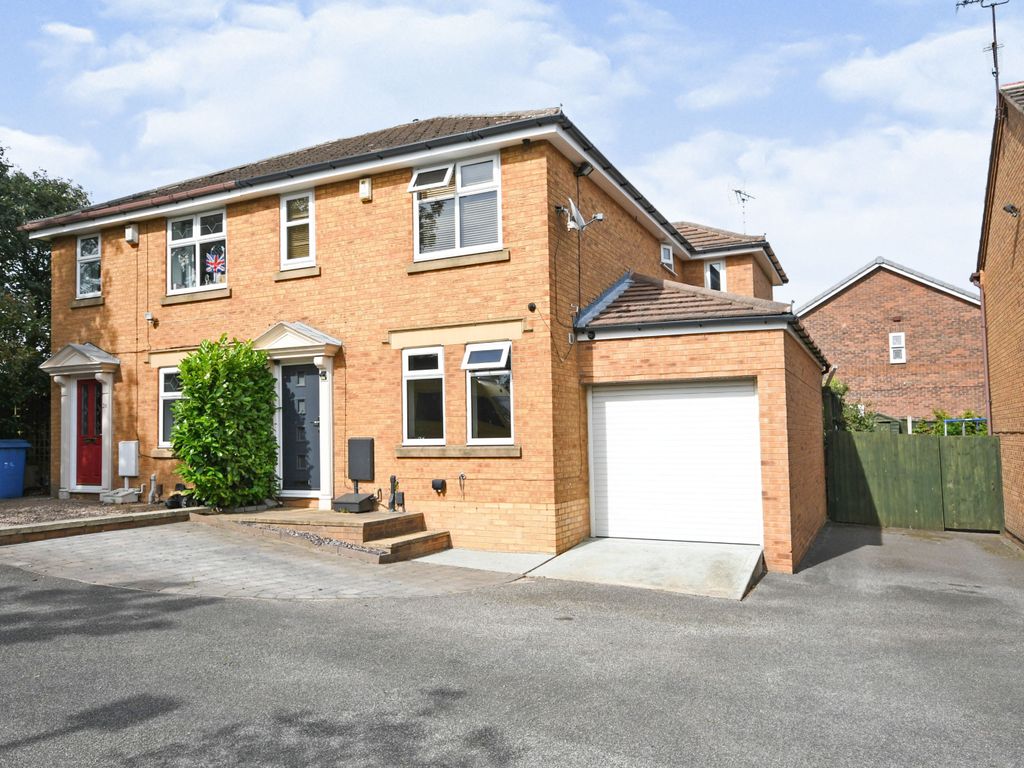 3 bed semidetached house for sale in Grizedale Close, Mansfield NG19