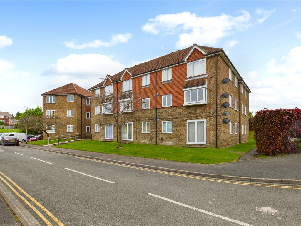 2 bed flat for sale in Abbey Mews, Dunstable, Bedfordshire LU6 Zoopla