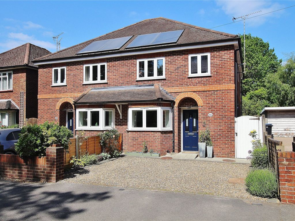 3 bed semidetached house for sale in Knaphill, Woking, Surrey GU21