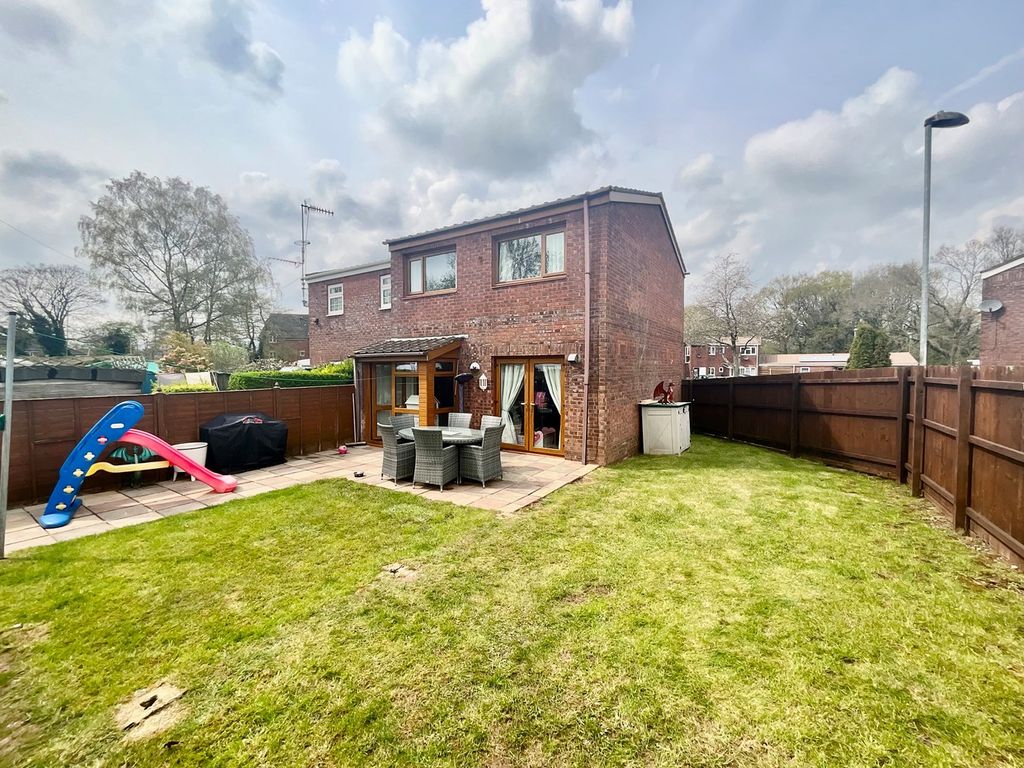 2 bed end terrace house for sale in Snowdon Court, Croesyceiliog