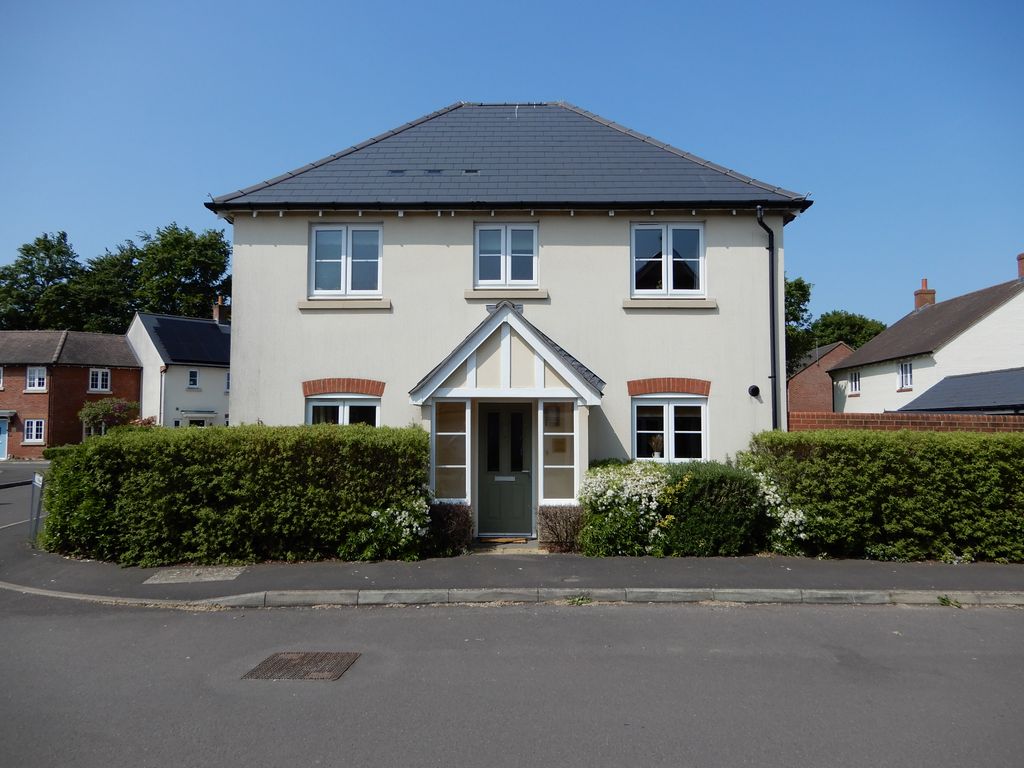 3 bed detached house for sale in Clover Lane, Durrington, Salisbury SP4