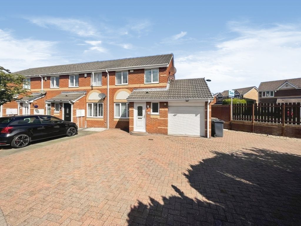 3 bed semidetached house for sale in Locksley Close, North Shields