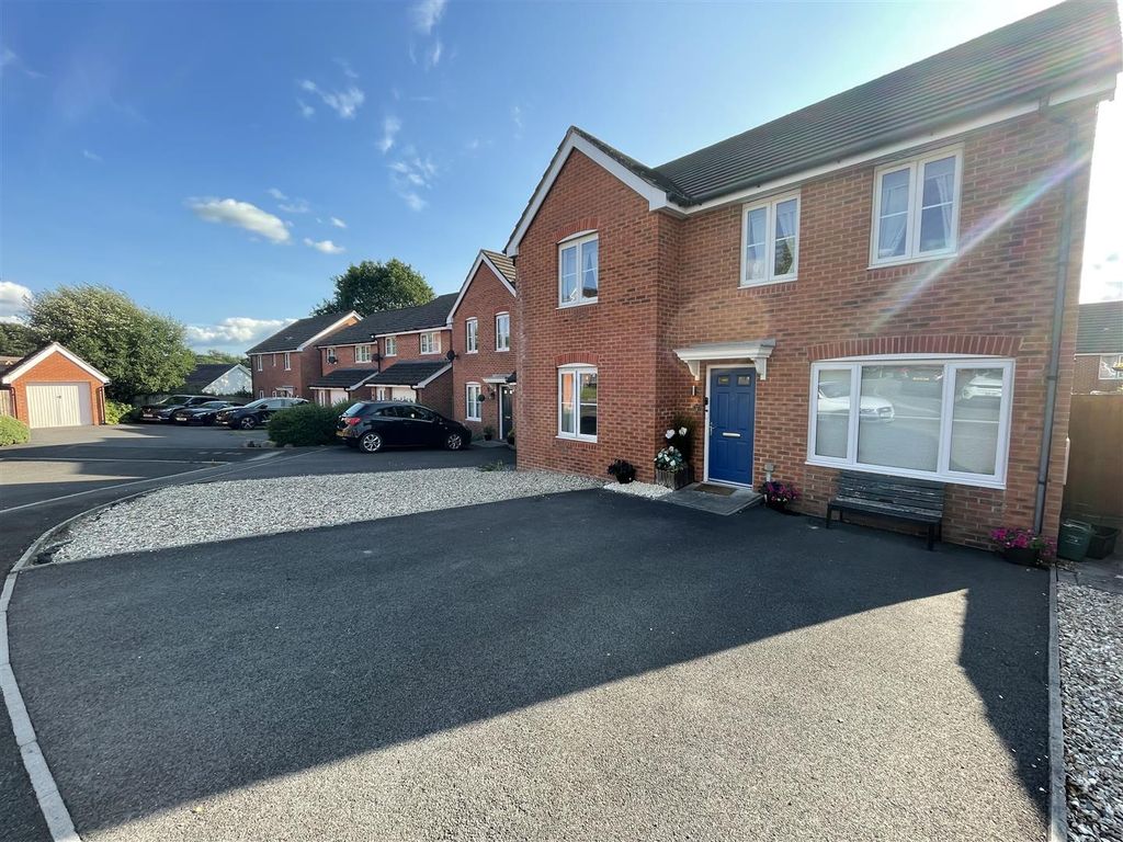 4 bed detached house for sale in Dol Y Dderwen, Ammanford SA18 Zoopla