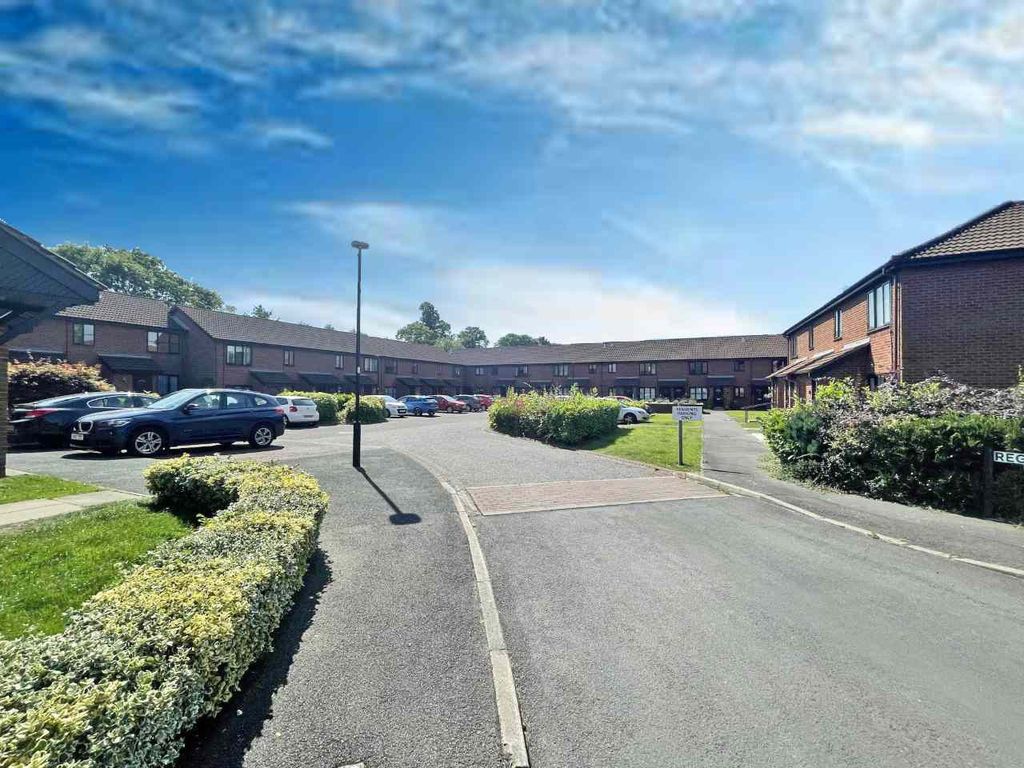 2 bed flat for sale in Regent Court, Fulwood, Preston PR2 Zoopla