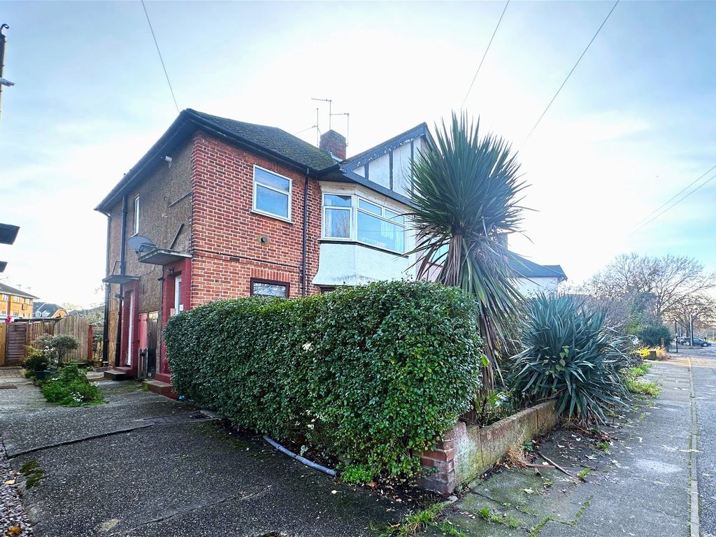 2 bed for sale in Shakespeare Avenue, Hayes, Middlesex UB4, £284,950 Zoopla