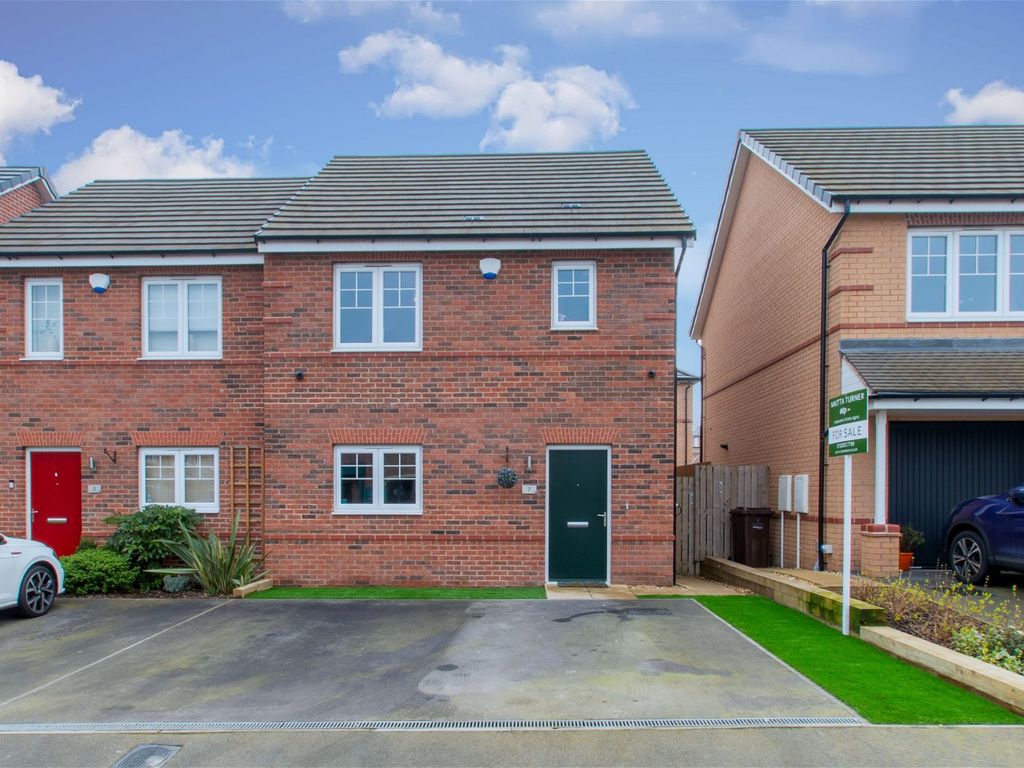 3 bed semidetached house for sale in Heath Way, Cityfields, Wakefield