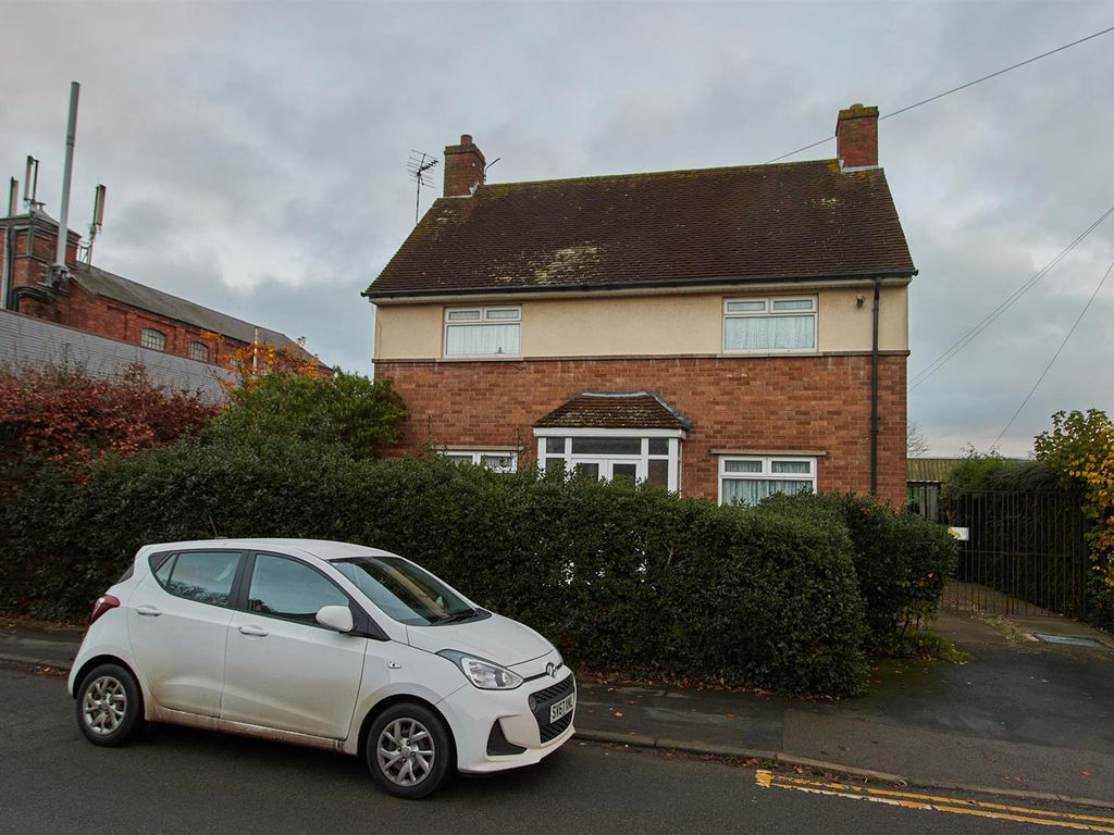 3 bed detached house for sale in Coventry Road, Burbage, Hinckley LE10