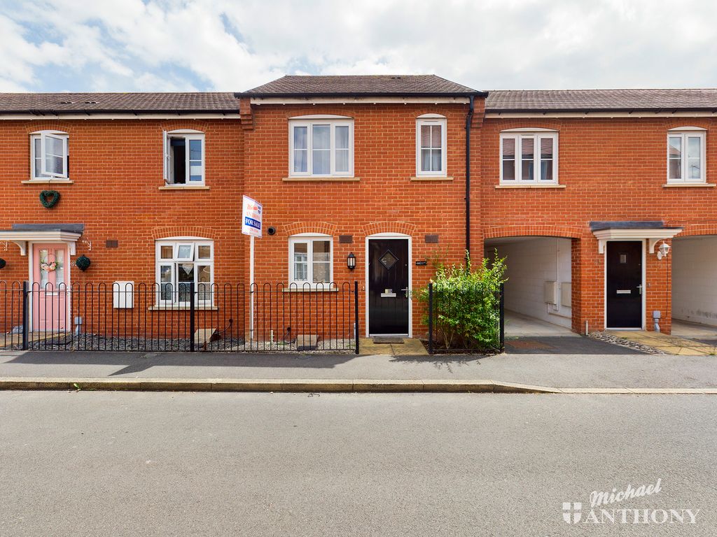 2 bed terraced house for sale in Chaundler Drive, Aylesbury HP19 Zoopla