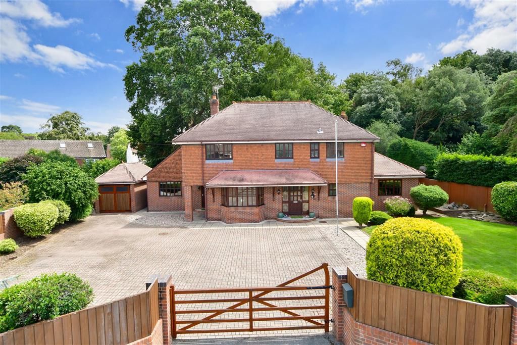 4 bed detached house for sale in Stakes Hill Road, Waterlooville
