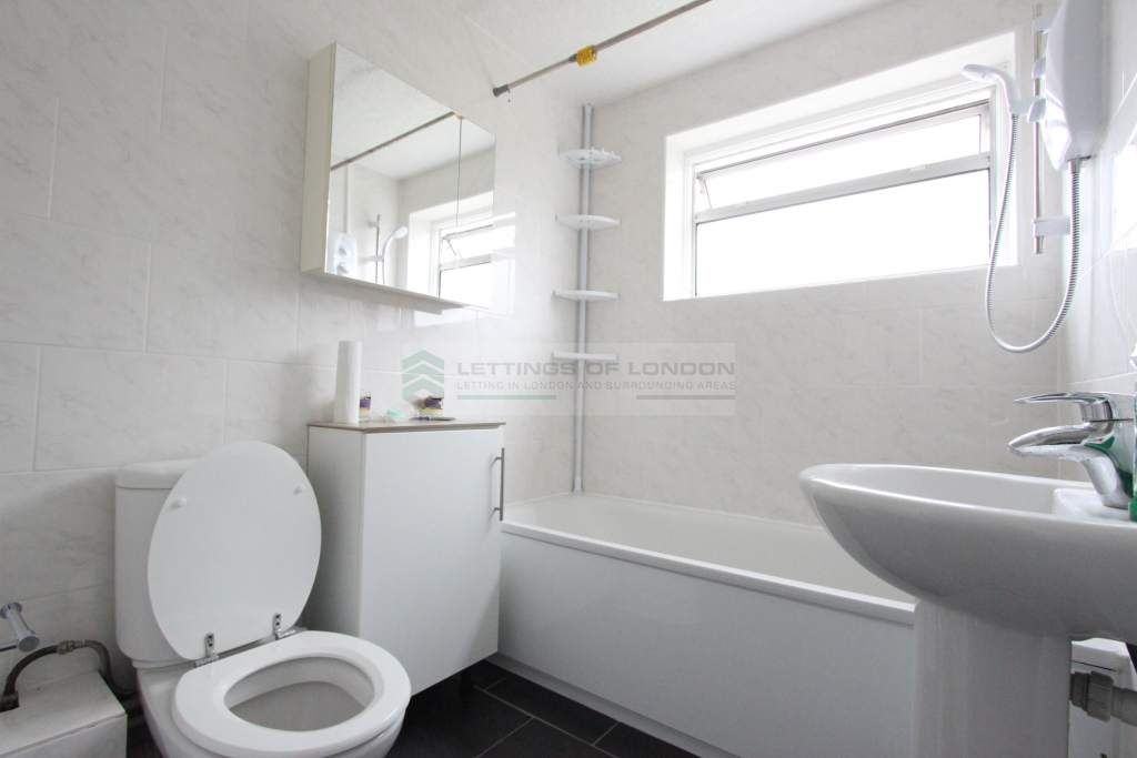 2 bed flat to rent in Bramley Close, London N14 Zoopla