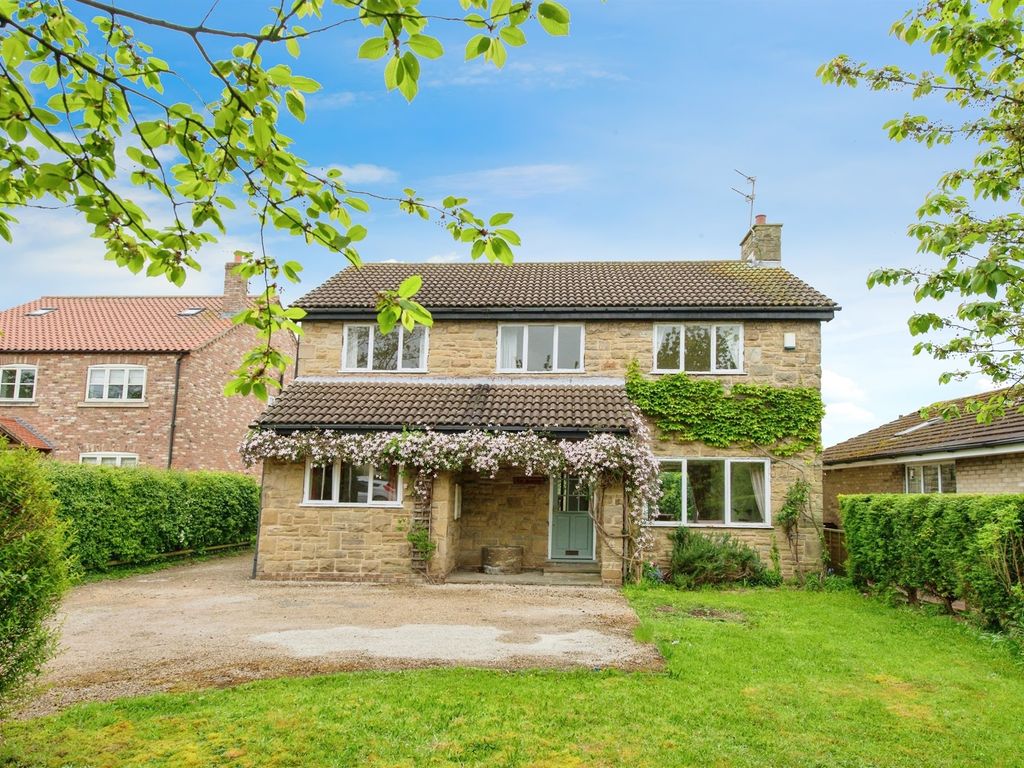 4 bed detached house for sale in New Road, Old Snydale, Pontefract WF7