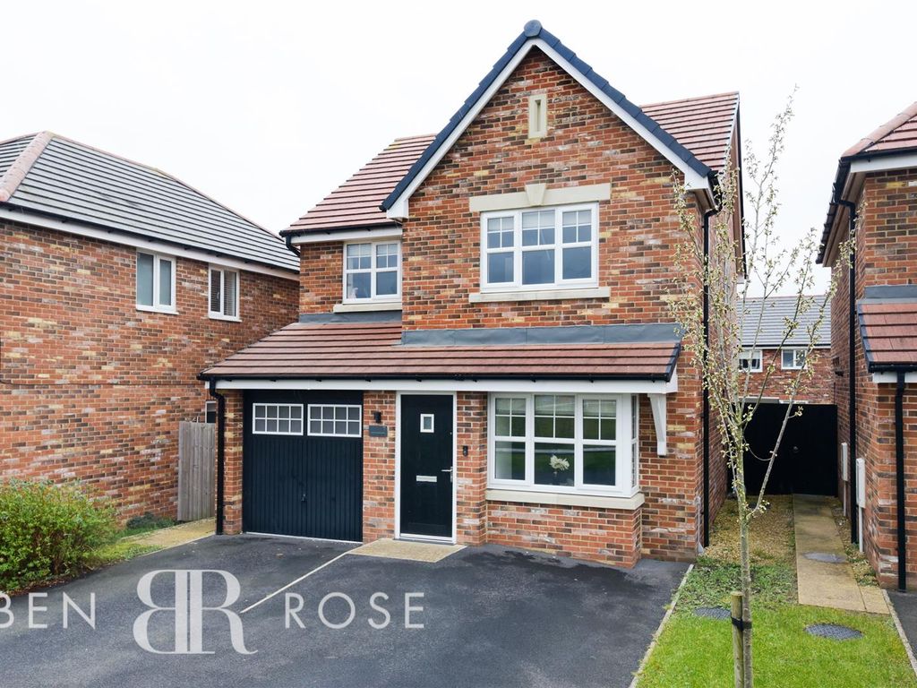 4 bed detached house for sale in Victory Drive, Farington, Leyland PR25
