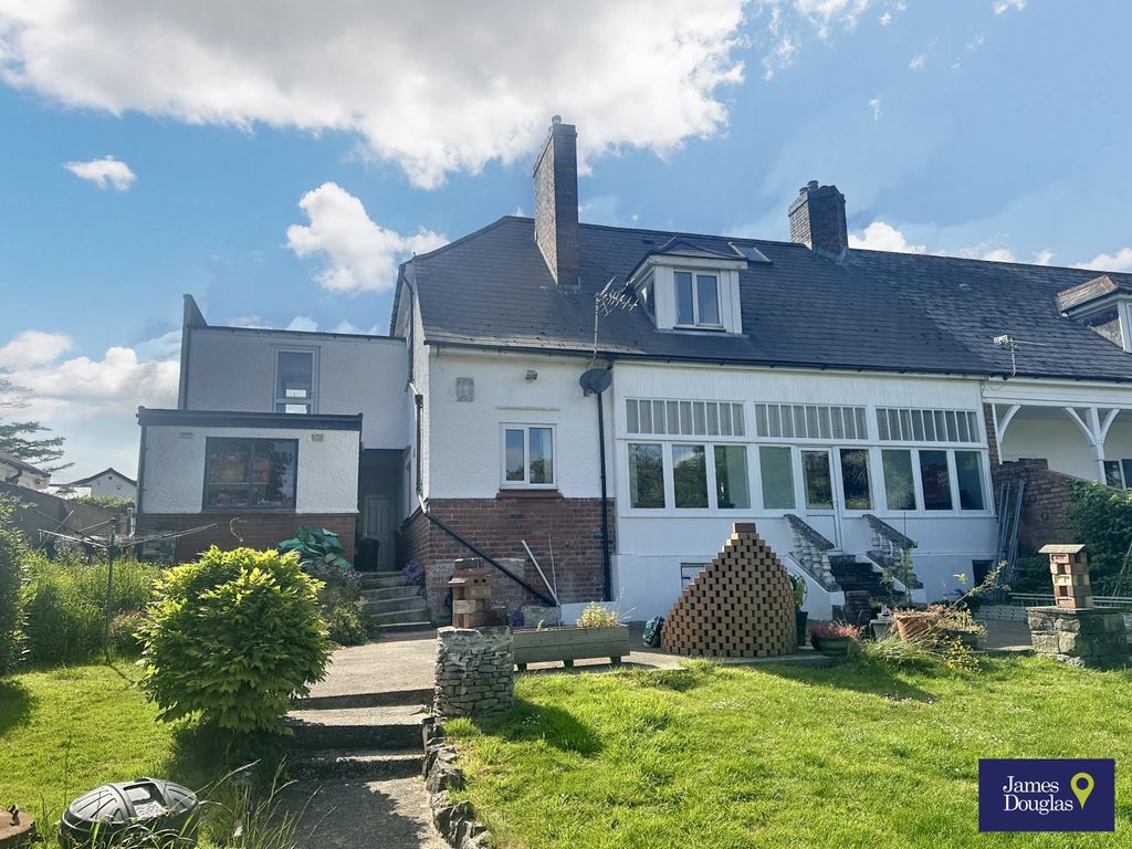 4 bed semidetached house for sale in Cold Knap Way, Barry CF62, £