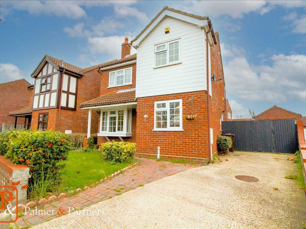 3 bed detached house for sale in Mountbatten Drive, Colchester CO2 Zoopla