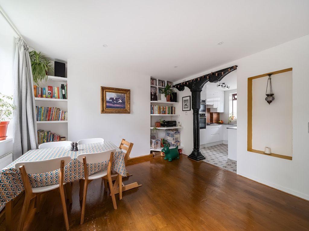 3 bed flat for sale in Pomeroy Street, London SE14, £425,000 Zoopla
