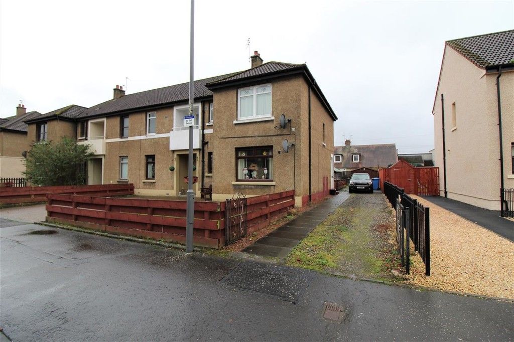 3 bed flat to rent in Elmbank Street, Grangemouth FK3, £775 pcm Zoopla