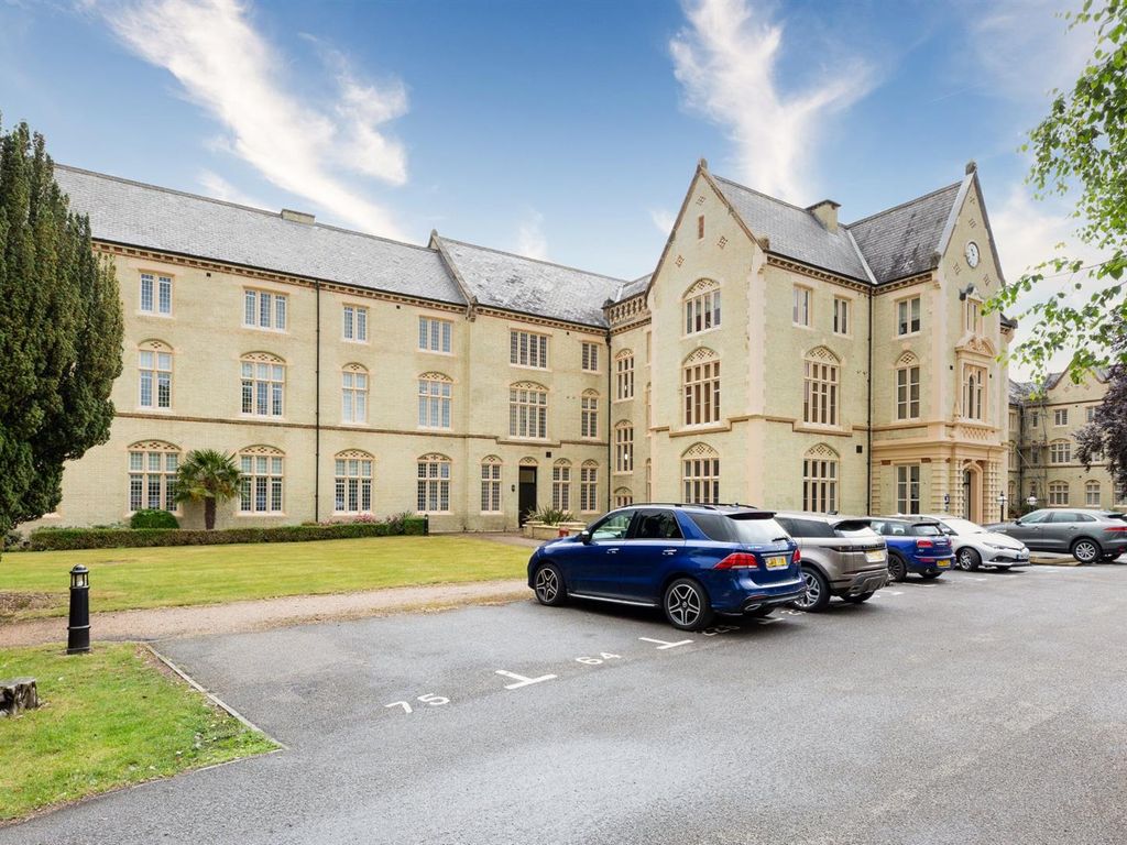 2 bed flat for sale in South Wing, Fairfield Hall, Kingsley Avenue