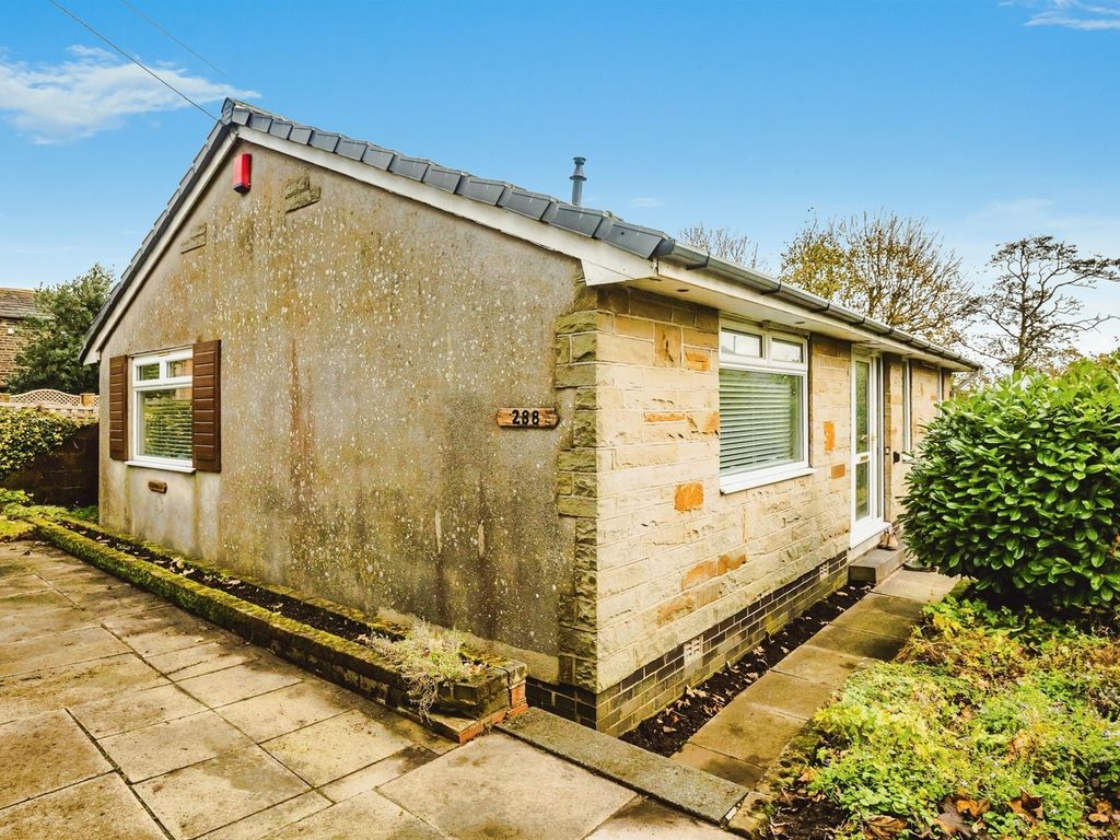 2 bed detached bungalow for sale in Keighley Road, Halifax HX2, £