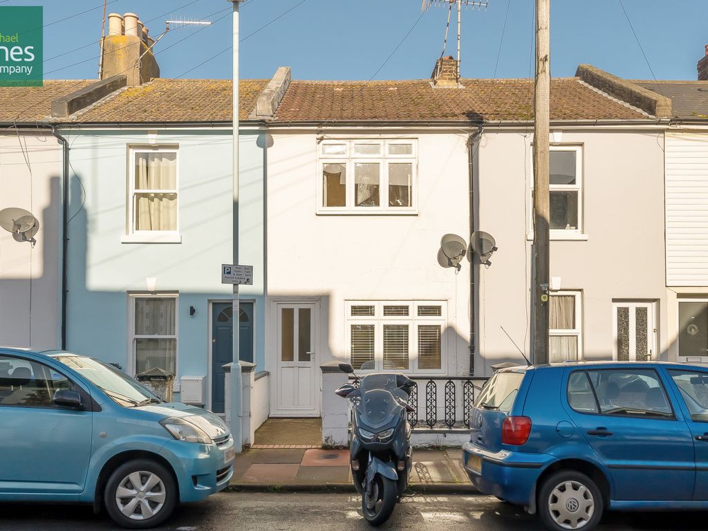 3 bed terraced house to rent in Howard Street, Worthing, West Sussex