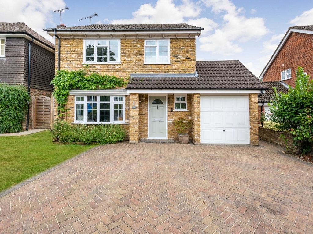 4 bed detached house for sale in Turpins Rise, Windlesham, Surrey GU20