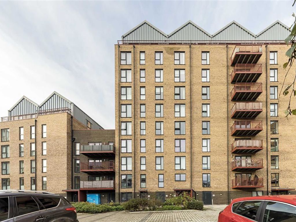 2 bed flat for sale in Greenwich High Road, London SE10, £500,000 Zoopla