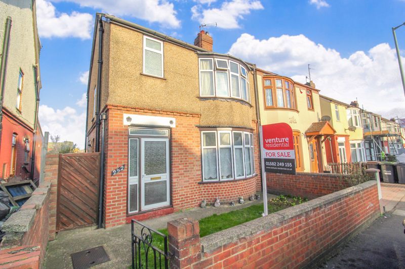 3 bed semidetached house for sale in Selbourne Road, Luton LU4 Zoopla