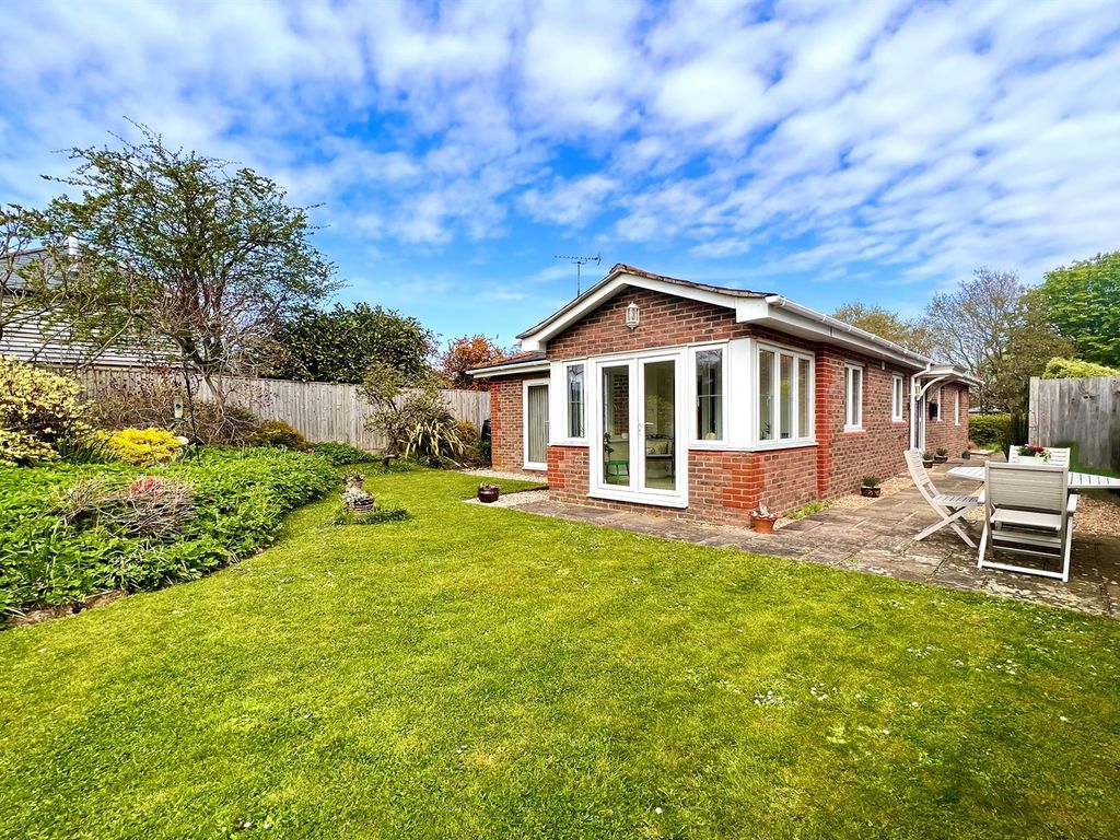 3 bed detached bungalow for sale in School Road, Amberley, West Sussex