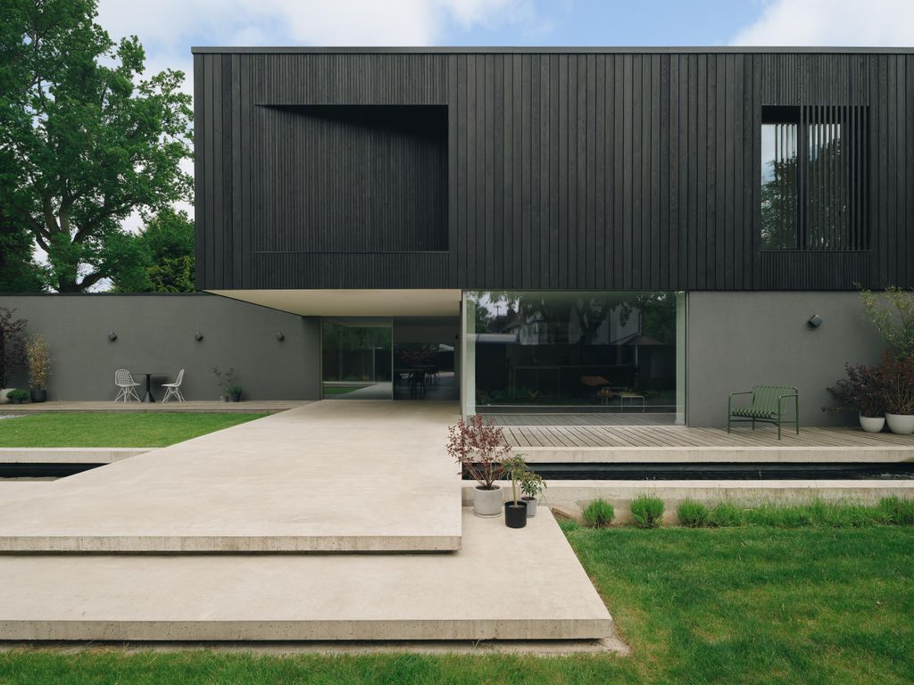 5 bed detached house for sale in Lordswood Road, Birmingham B17 Zoopla