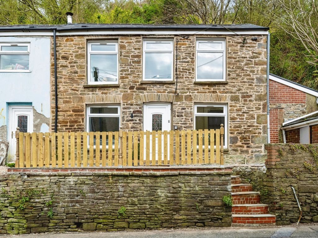 2 bed end terrace house for sale in Cyfyng Road, Ystalyfera, Swansea
