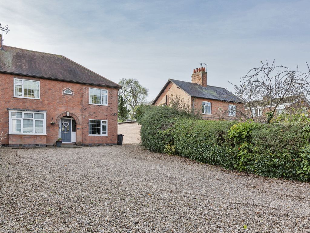 4 bed semidetached house for sale in Church Road, Wanlip, Leicester