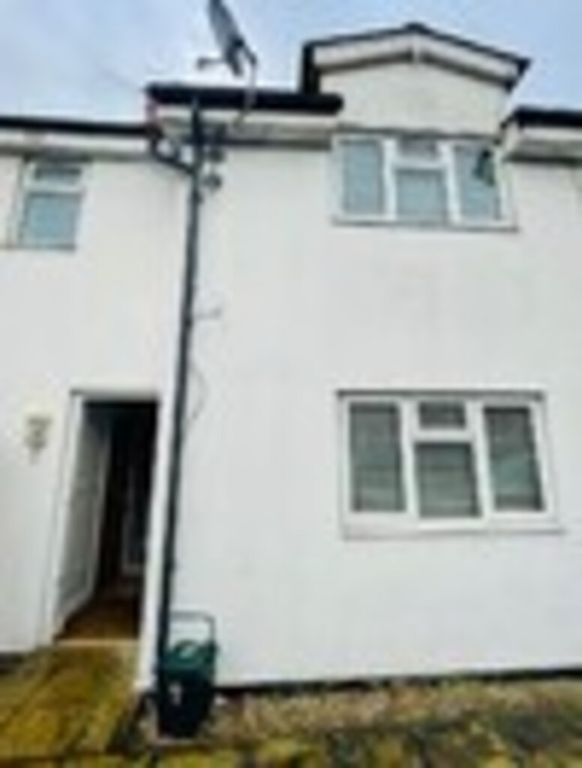 1 bed terraced house to rent in Windmill Road, SunburyOnThames TW16