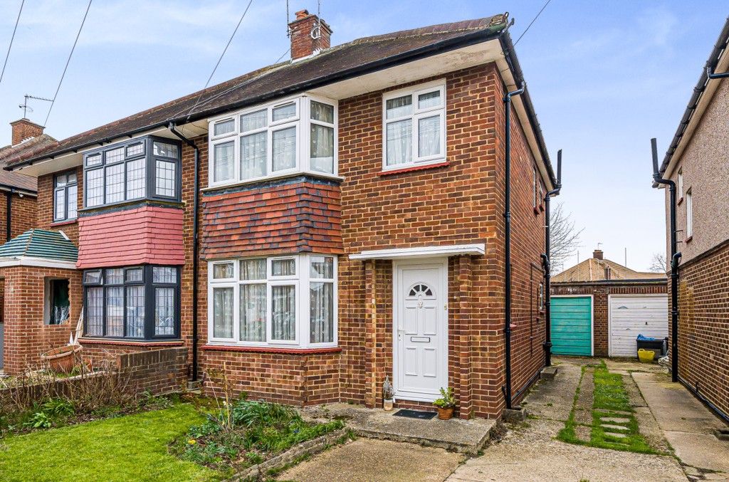 3 bed semidetached house for sale in Blacklands Drive, Hayes UB4 Zoopla