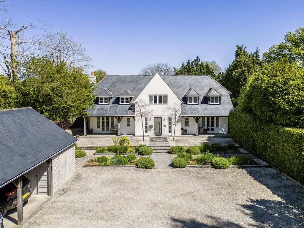 5 bed detached house for sale in Chiltern Road, HenleyOnThames RG9, £