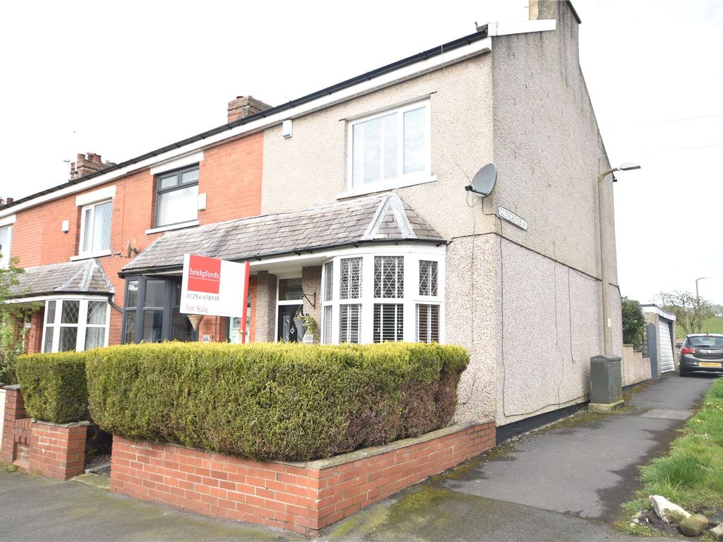 2 bed end terrace house for sale in Moorfield Avenue, Ramsgreave
