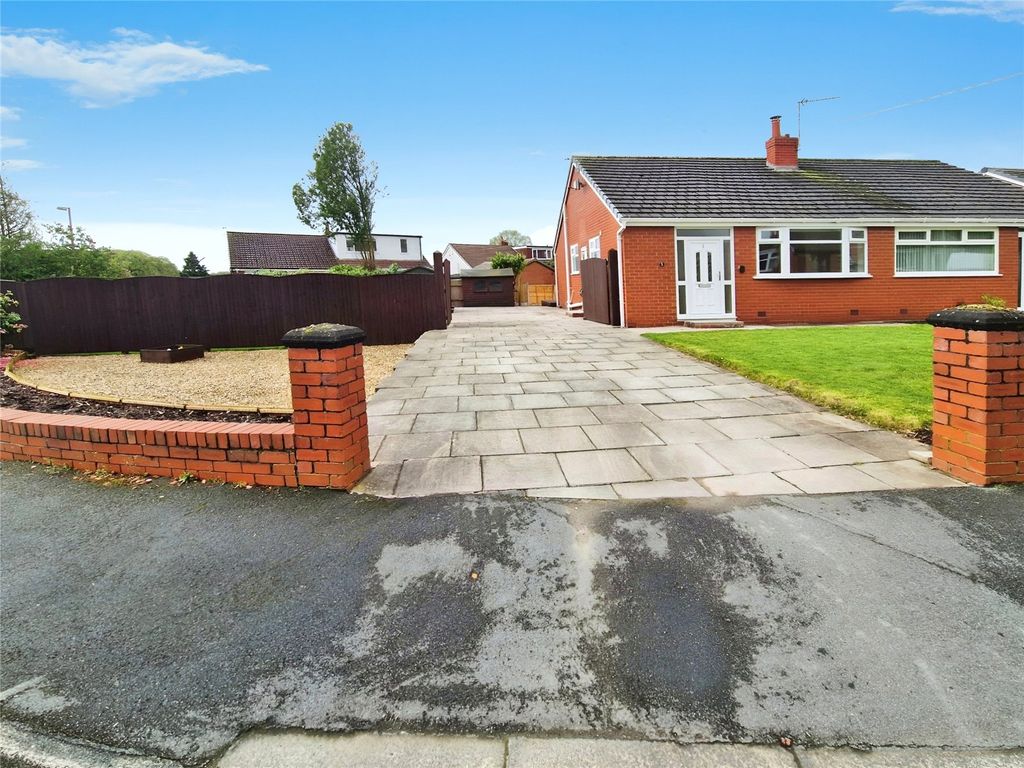 2 bed bungalow for sale in Carlton Close, Worsley, Manchester, Greater