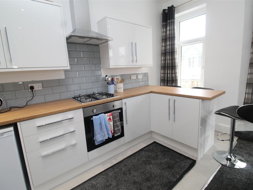 3 bed flat to rent in Whitchurch Road, Heath, Cardiff CF14 Zoopla