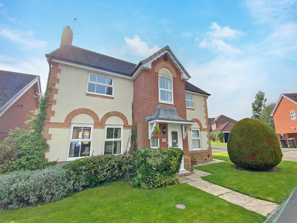 4 bed property for sale in Appleby Crescent, Knaresborough HG5, £