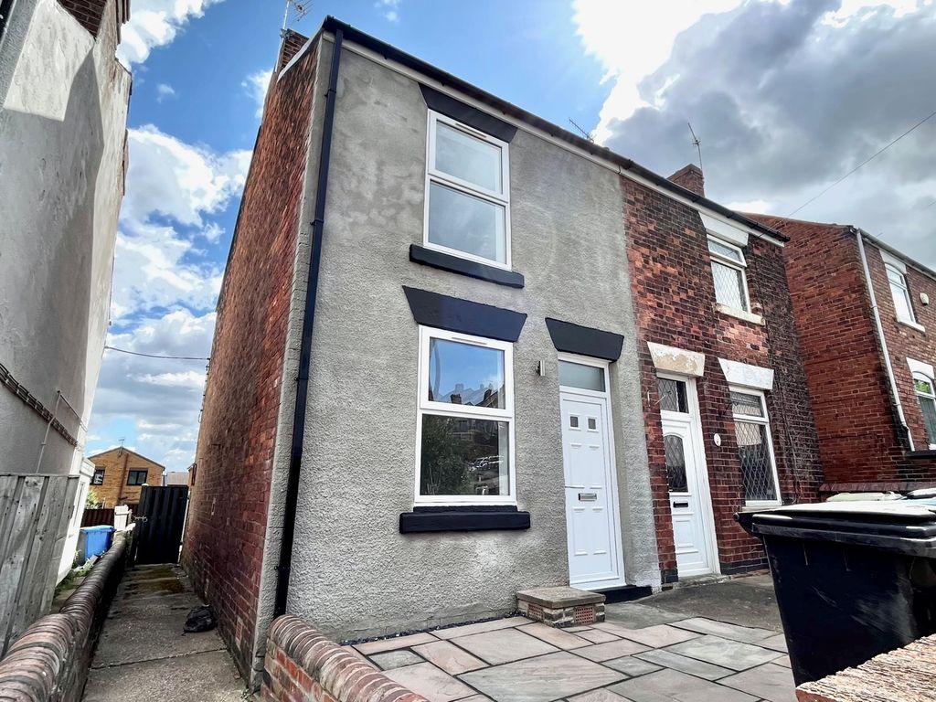 2 bed semidetached house to rent in Princess Street, Brimington