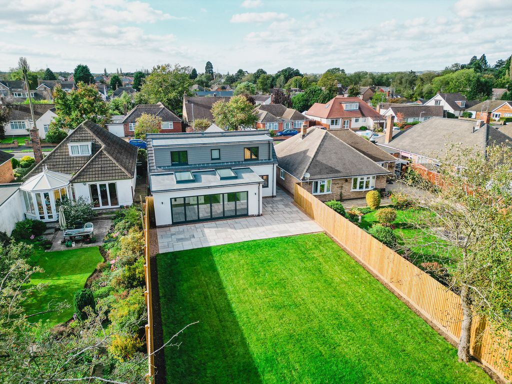 4 bed detached house for sale in Barbara Avenue, Kirby Muxloe LE9, £