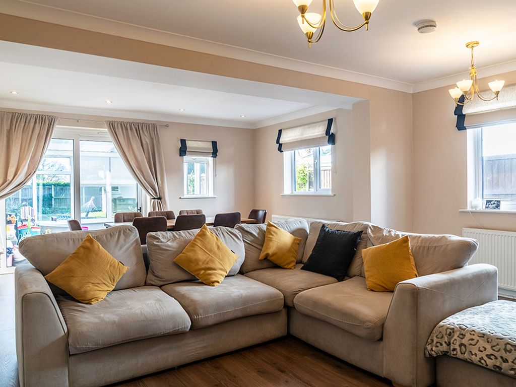 3 bed semidetached house for sale in Mill Road, Stock CM4 Zoopla