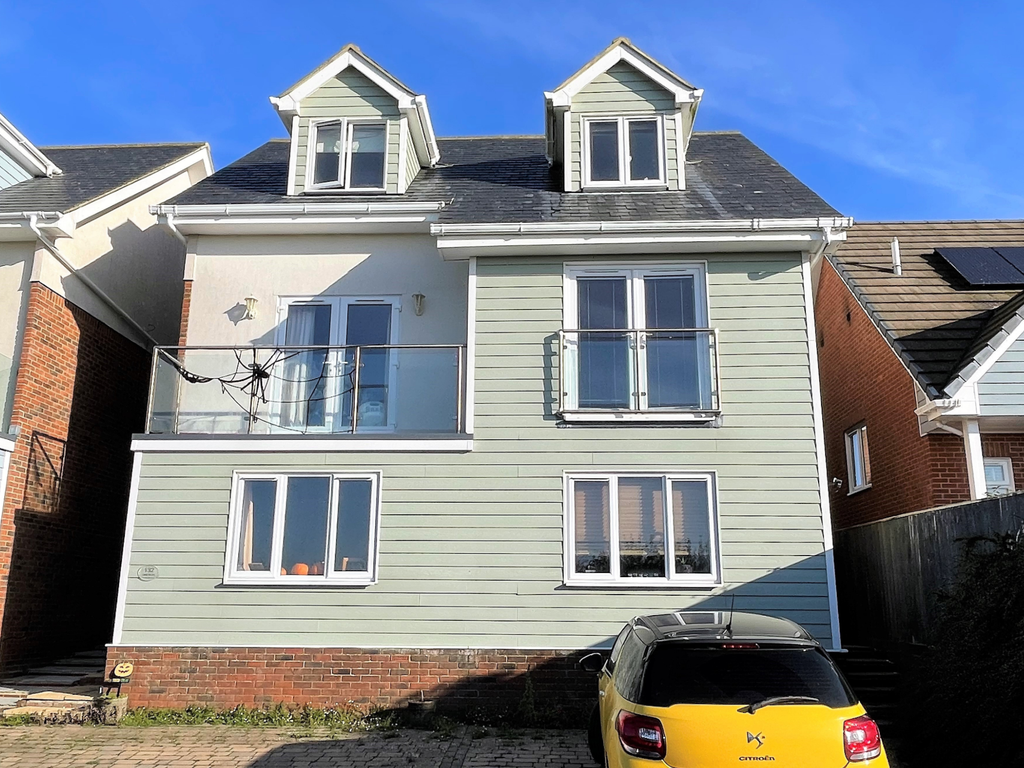 4 bed detached house to rent in Worsley Road, Newport PO30 Zoopla