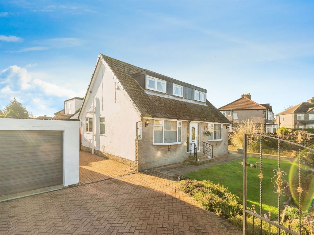 4 bed detached house for sale in Harbour Road, Wibsey, Bradford BD6, £