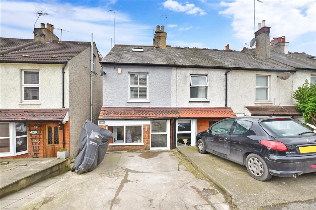 2 bed end terrace house for sale in Godstone Road, Whyteleafe, Surrey