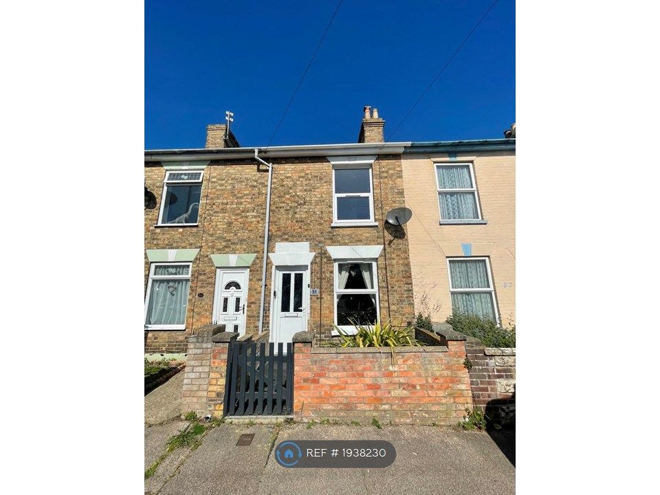 3 bed terraced house to rent in St. Leonards Road, Lowestoft NR33, £825 pcm Zoopla