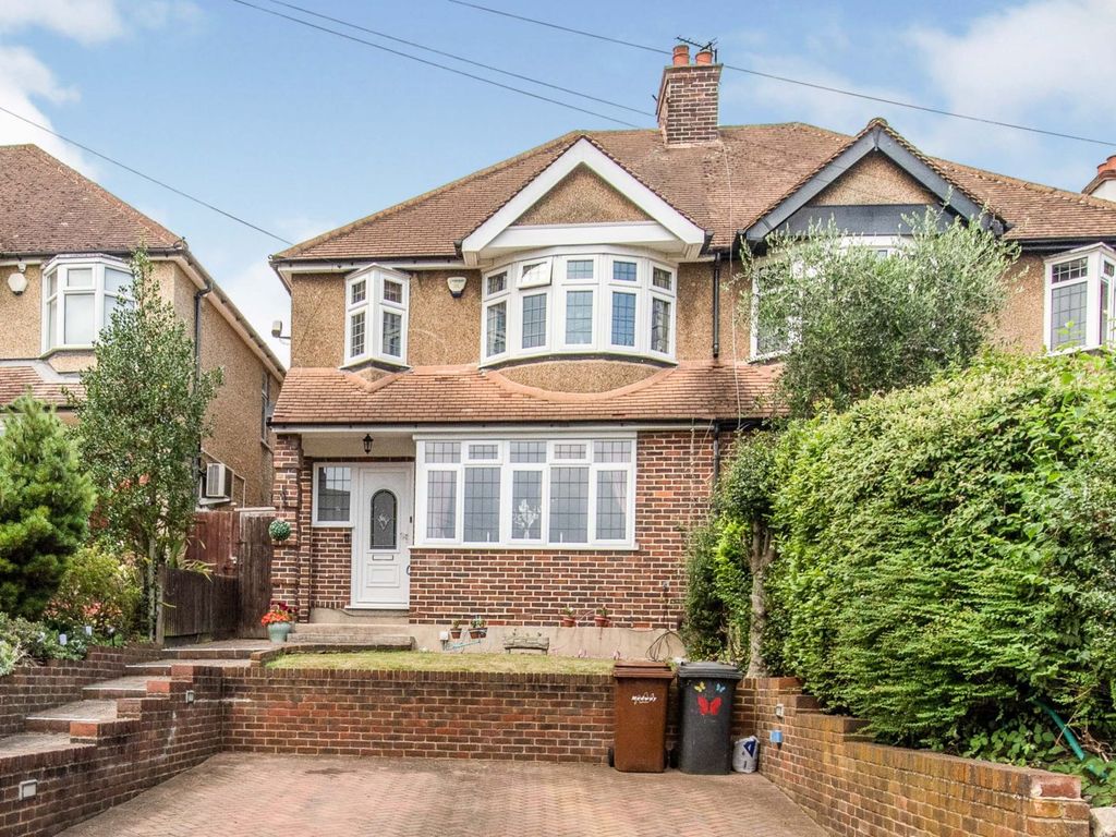 3 bed semidetached house for sale in Woodstock Road, Strood, Rochester